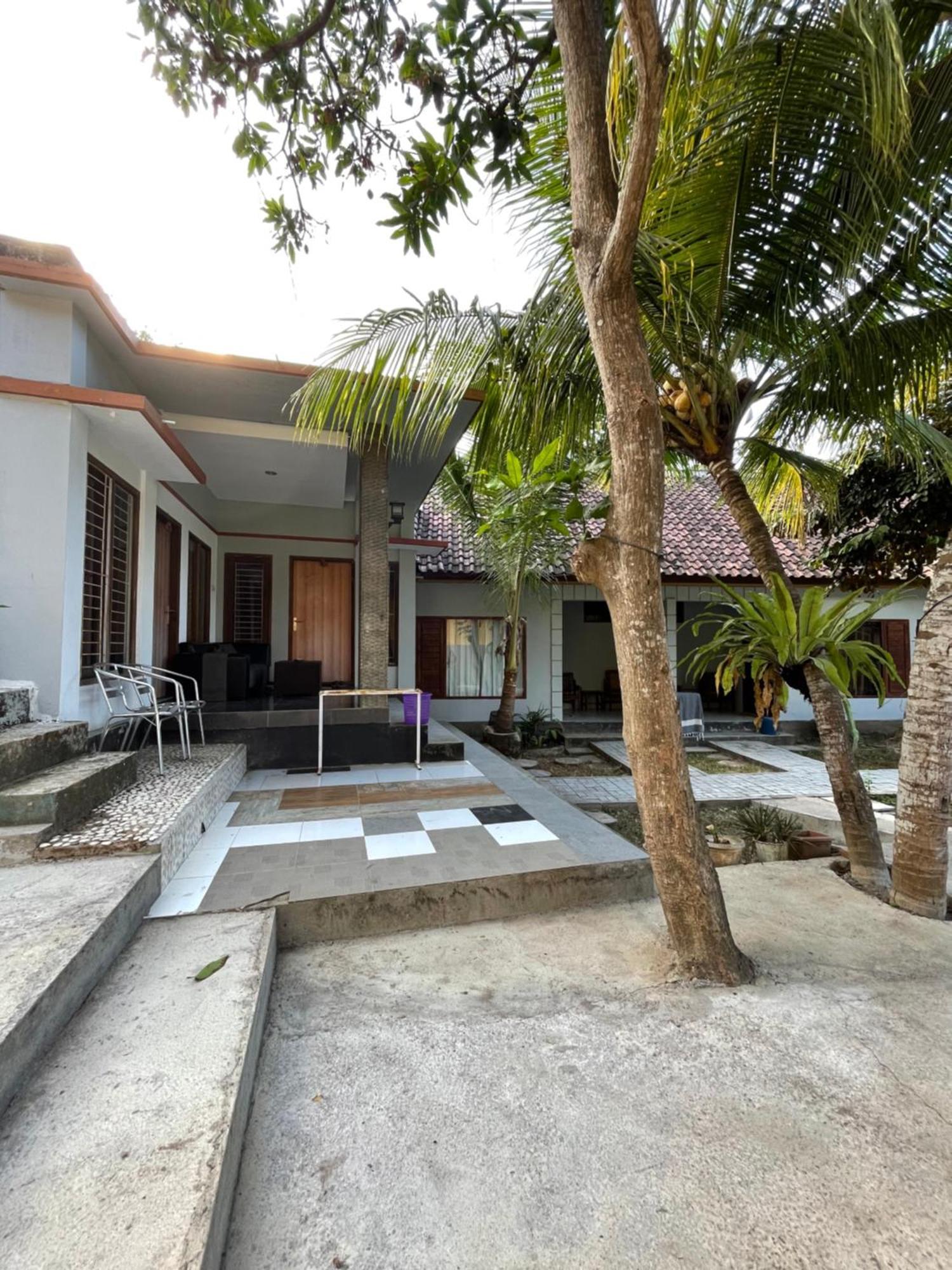 Tri Putri Homestay Kuta (Lombok) Exterior foto