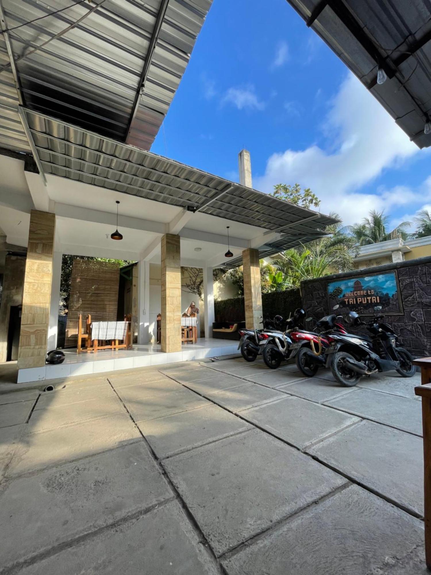 Tri Putri Homestay Kuta (Lombok) Exterior foto