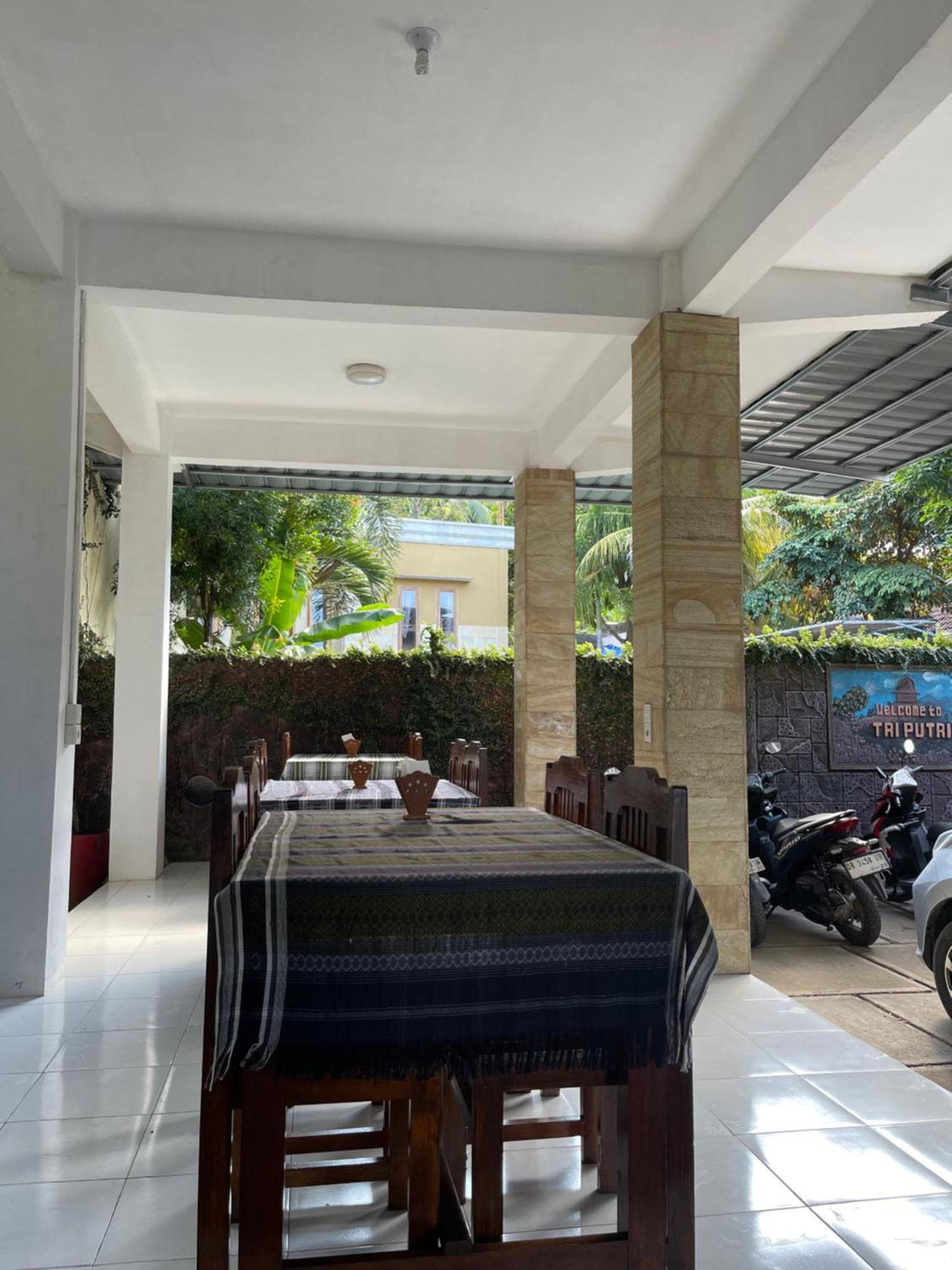 Tri Putri Homestay Kuta (Lombok) Exterior foto
