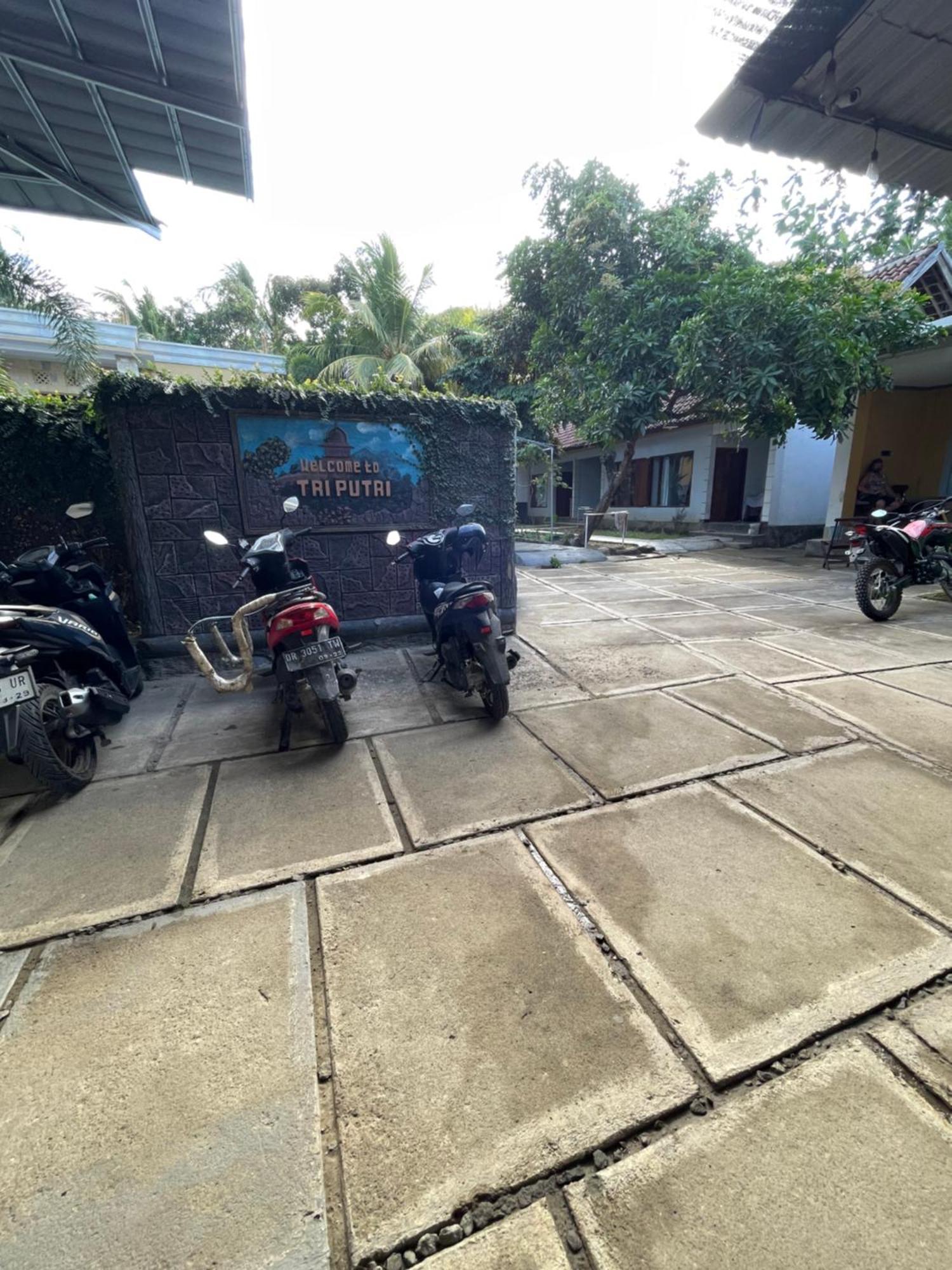Tri Putri Homestay Kuta (Lombok) Exterior foto