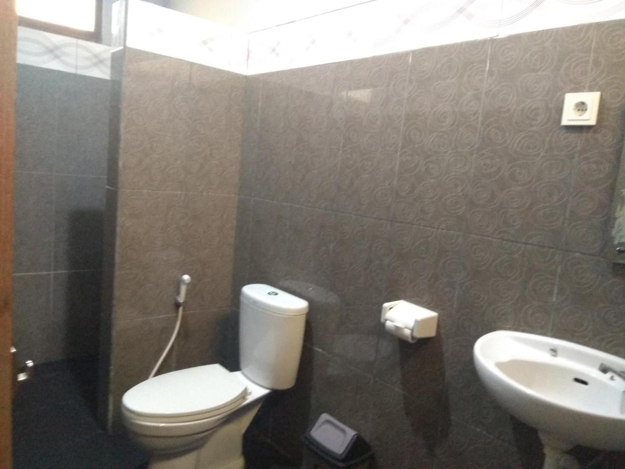 Tri Putri Homestay Kuta (Lombok) Exterior foto