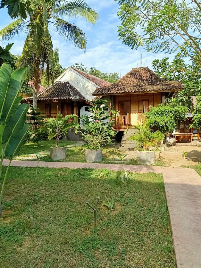 Tri Putri Homestay Kuta (Lombok) Exterior foto